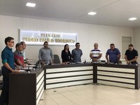 Sessão Extraordinária para apreciação e votação do Projeto de Lei do executivo 019, que dispõe sobre a criação do Bolsa Família Municipal.